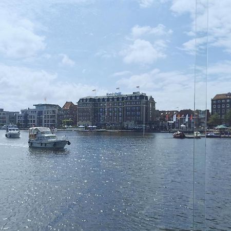 Hausboot Die Leseinsel Emden Exterior photo
